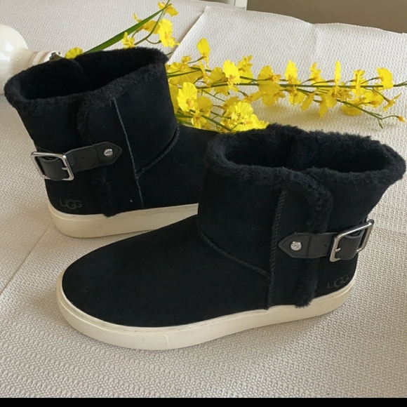 UGG Aika Boots - Picture 2 of 13
